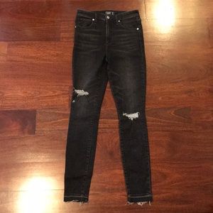 Abercrombie & Fitch high-waisted jeans